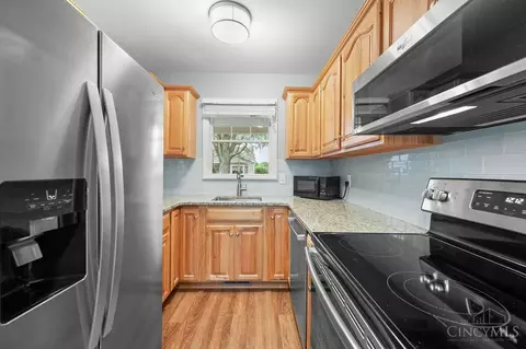 Kitchen - 78 Schroder Ln, Hamilton, OH 45013 photo 1 of 4