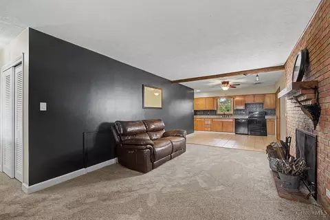 Living - 4853 Eck Rd, Middletown, OH 45042 photo 1 of 2