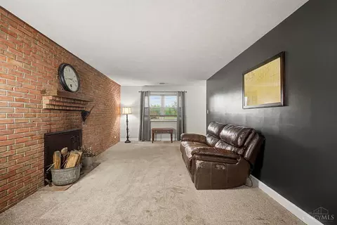 Living - 4853 Eck Rd, Middletown, OH 45042 photo 2 of 2