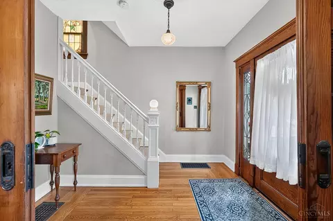 Entry Way - 2913 Minot Ave, Cincinnati, OH 45209 photo 3 of 14