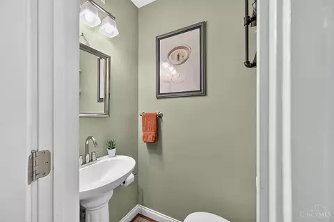 Bath - 2913 Minot Ave, Cincinnati, OH 45209 photo 1 of 3