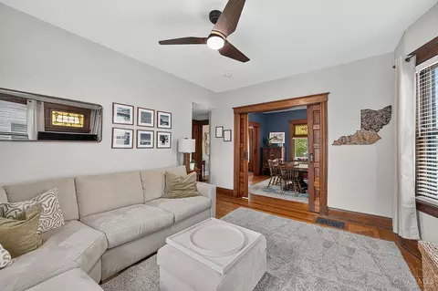 Living - 2913 Minot Ave, Cincinnati, OH 45209 photo 1 of 4