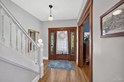 Entry Way - 2913 Minot Ave, Cincinnati, OH 45209 photo 4 of 14