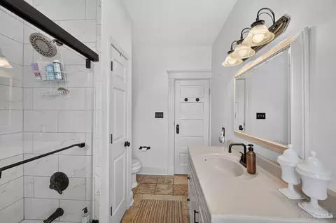 Bath - 2913 Minot Ave, Cincinnati, OH 45209 photo 3 of 3