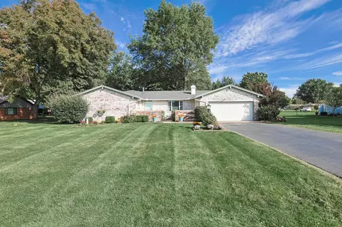 885 Michaels Rd, Tipp City, OH 45371