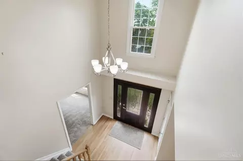 Entry Way - 10934 Fallstone Dr, Cincinnati, OH 45246 photo 4 of 8