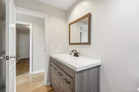 Bath - 10934 Fallstone Dr, Cincinnati, OH 45246 photo 2 of 15