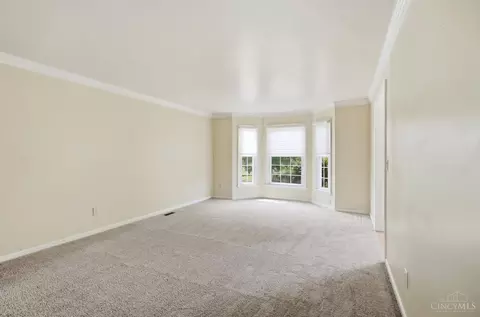 Living - 10934 Fallstone Dr, Cincinnati, OH 45246 photo 2 of 8