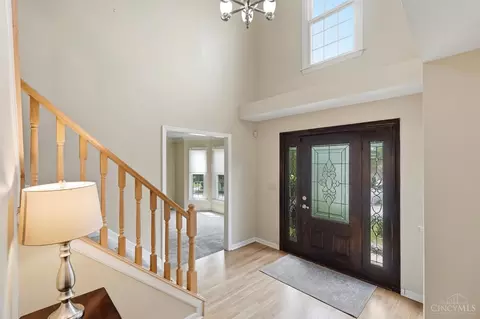 Entry Way - 10934 Fallstone Dr, Cincinnati, OH 45246 photo 3 of 8