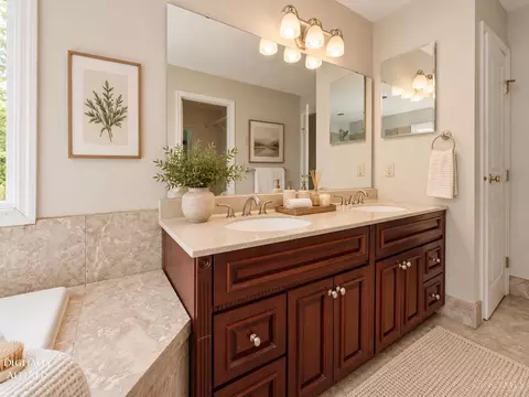 Bath - 10934 Fallstone Dr, Springdale, OH 45246 photo 2 of 14