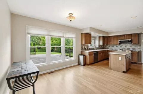 Kitchen - 10934 Fallstone Dr, Cincinnati, OH 45246 photo 8 of 8
