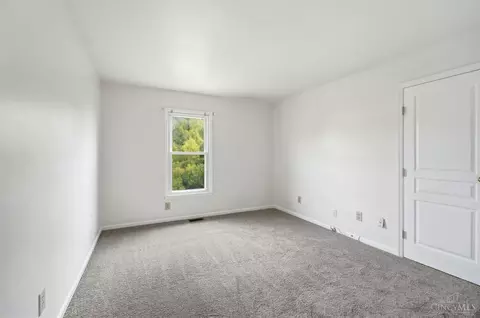 Bedroom - 10934 Fallstone Dr, Cincinnati, OH 45246 photo 2 of 7