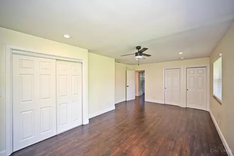 Bedroom - 3654 Galbraith Rd, Cincinnati, OH 45236 photo 7 of 8