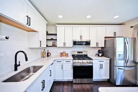 Kitchen - 3654 Galbraith Rd, Cincinnati, OH 45236 photo 3 of 3