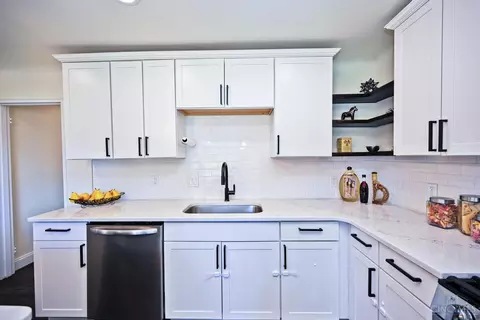 Kitchen - 3654 Galbraith Rd, Cincinnati, OH 45236 photo 2 of 3
