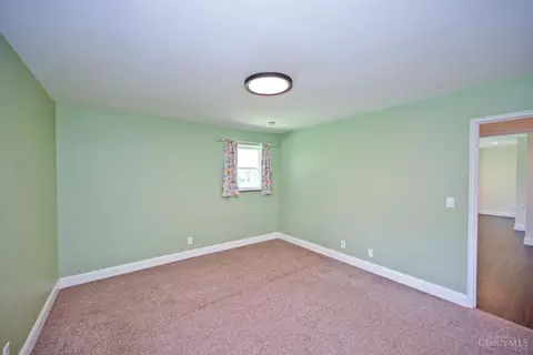 Bedroom - 3654 Galbraith Rd, Cincinnati, OH 45236 photo 6 of 8