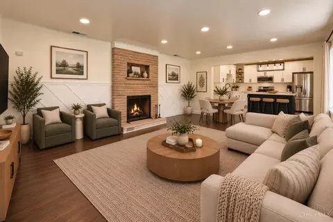 Living - 3654 Galbraith Rd, Cincinnati, OH 45236 photo 2 of 10