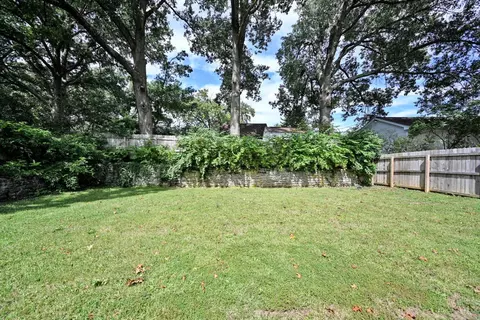 Exterior - 3654 Galbraith Rd, Cincinnati, OH 45236 photo 5 of 8