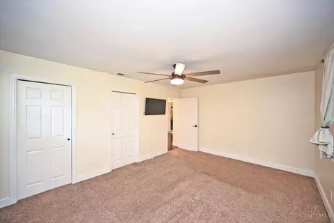 Bedroom - 3654 Galbraith Rd, Cincinnati, OH 45236 photo 4 of 8