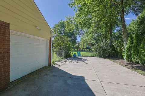 Exterior - 10111 Zig Zag Rd, Blue Ash, OH 45242 photo 3 of 9