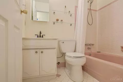 Bath - 10111 Zig Zag Rd, Blue Ash, OH 45242 photo 2 of 2