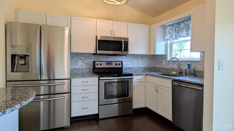 Kitchen - 4258 Tranquility Ct, Batavia, OH 45103 photo 2 of 2