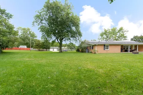 Exterior - 20 Bristol Dr, Centerville, OH 45458 photo 6 of 7