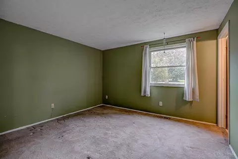 Bedroom - 200 Westbrook Dr, Harrison, OH 45030 photo 4 of 5