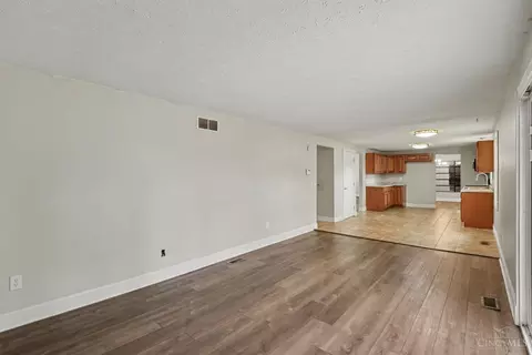 11258 Lodgeview Ct, Forest Park, OH 45240 photo 10