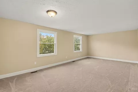 11258 Lodgeview Ct, Forest Park, OH 45240 photo 17
