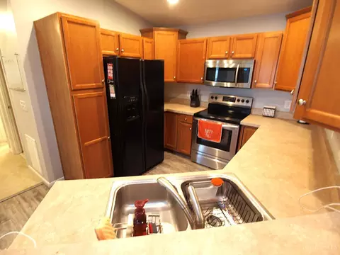 Kitchen - 7609 Skyview Cir, Cincinnati, OH 45248 photo 2 of 3