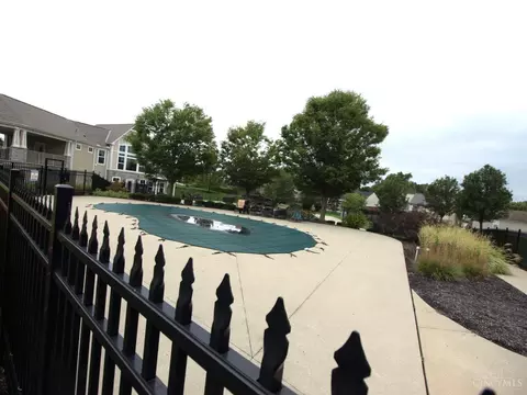 Exterior - 7609 Skyview Cir, Cincinnati, OH 45248 photo 4 of 4