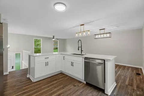 Kitchen - 2618 Hunt Rd, Reading, OH 45236 photo 4 of 4