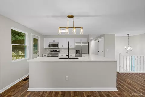 Kitchen - 2618 Hunt Rd, Reading, OH 45236 photo 2 of 4