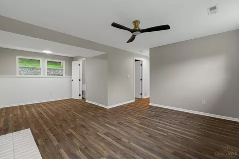 Living - 2618 Hunt Rd, Reading, OH 45236 photo 6 of 7