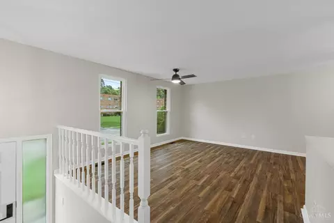 Living - 2618 Hunt Rd, Reading, OH 45236 photo 1 of 7