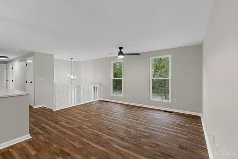 Living - 2618 Hunt Rd, Reading, OH 45236 photo 3 of 7