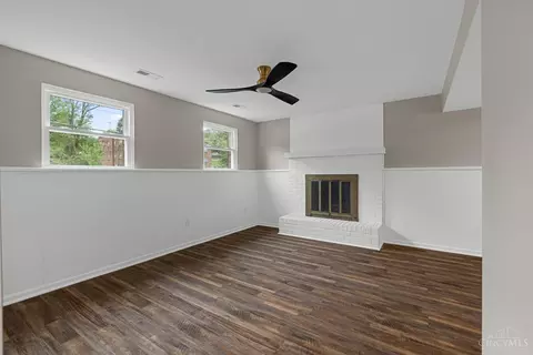 Living - 2618 Hunt Rd, Reading, OH 45236 photo 4 of 7