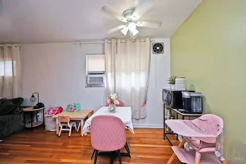 Dining - 3901 Millsbrae Ave, Cincinnati, OH 45209 photo 2 of 2
