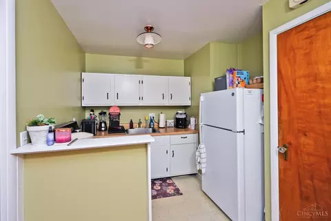 Kitchen - 3901 Millsbrae Ave, Cincinnati, OH 45209 photo 1 of 2