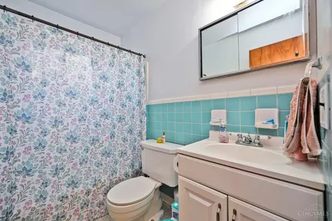 Bath - 3901 Millsbrae Ave, Cincinnati, OH 45209 photo 1 of 2