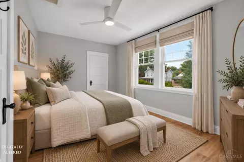 Bedroom - 3722 Drake Ave, Cincinnati, OH 45209 photo 6 of 7