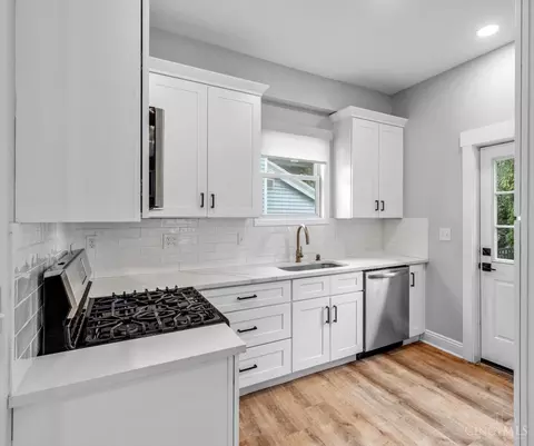 Kitchen - 3722 Drake Ave, Cincinnati, OH 45209 photo 2 of 2