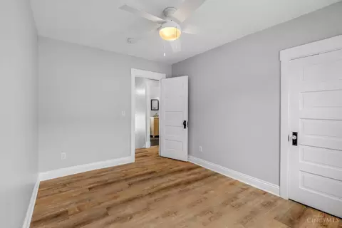 Bedroom - 3722 Drake Ave, Cincinnati, OH 45209 photo 3 of 7