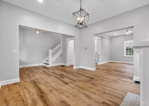 Living - 3722 Drake Ave, Cincinnati, OH 45209 photo 3 of 3