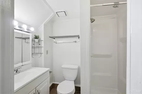 Bath - 9520 West Ave, Blue Ash, OH 45242 photo 2 of 3