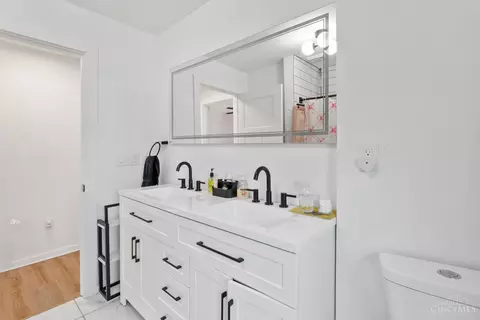Bath - 1120 Carson Ave, Cincinnati, OH 45205 photo 4 of 4