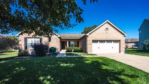 800 Autumn Ct, Trenton, OH 45067