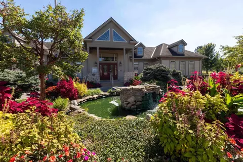 6999 Summit Lake Dr, Cincinnati, OH 45247