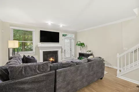 Living - 1021 Windsor St, Cincinnati, OH 45206 photo 3 of 3